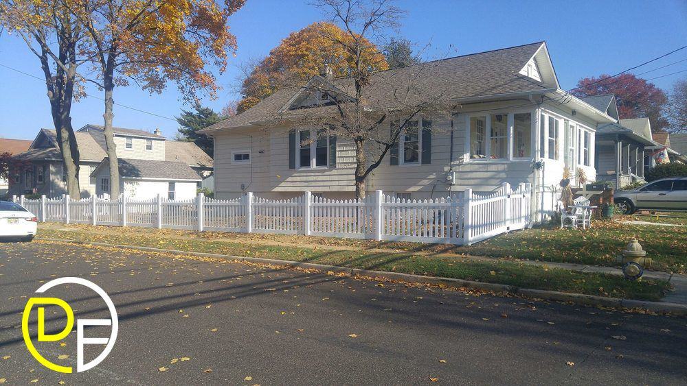 1588954863 vinyl picket fence
