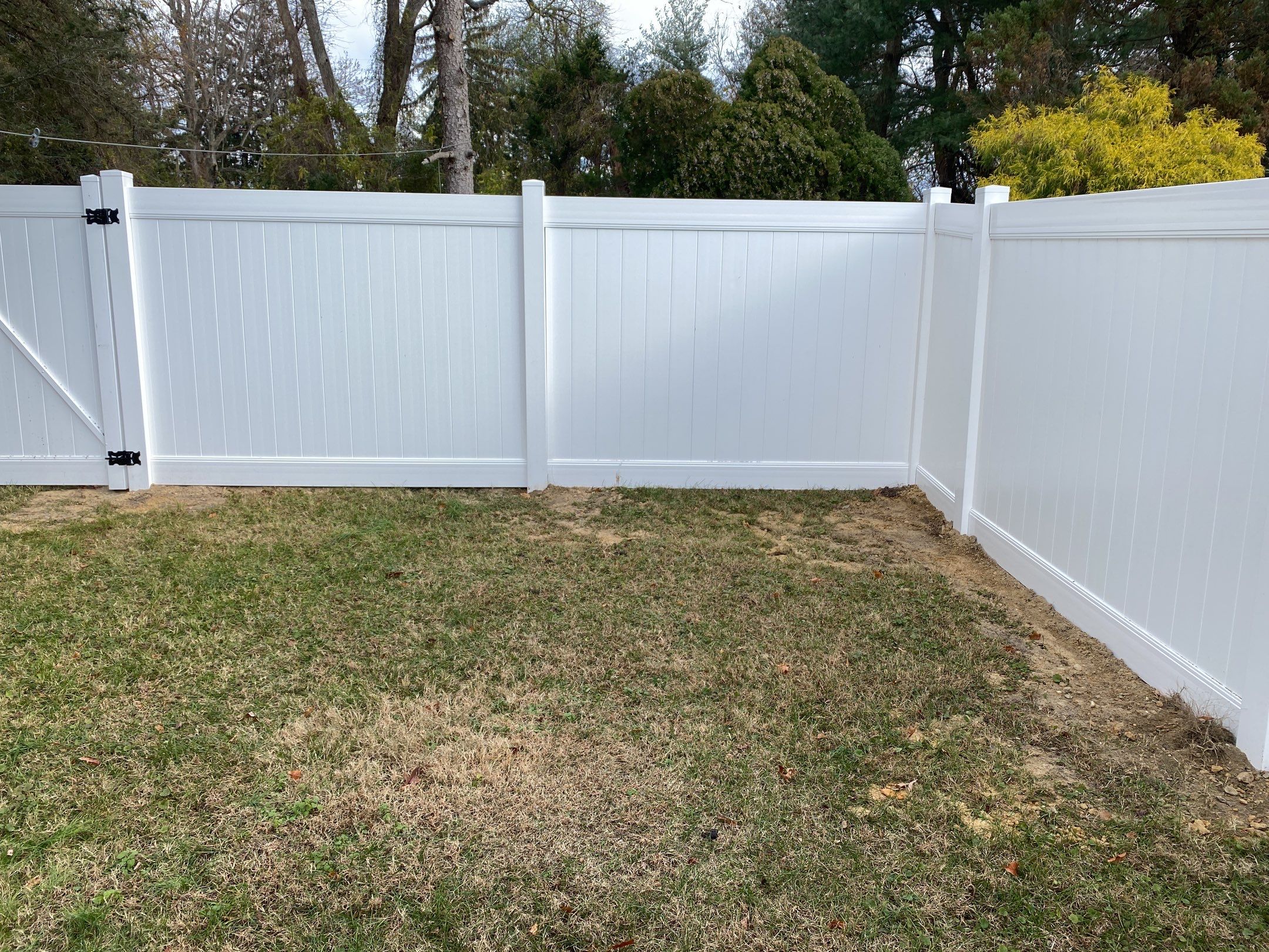 Woodbury-Heights-New-Jersey-Vinyl-Fence-Installation-1