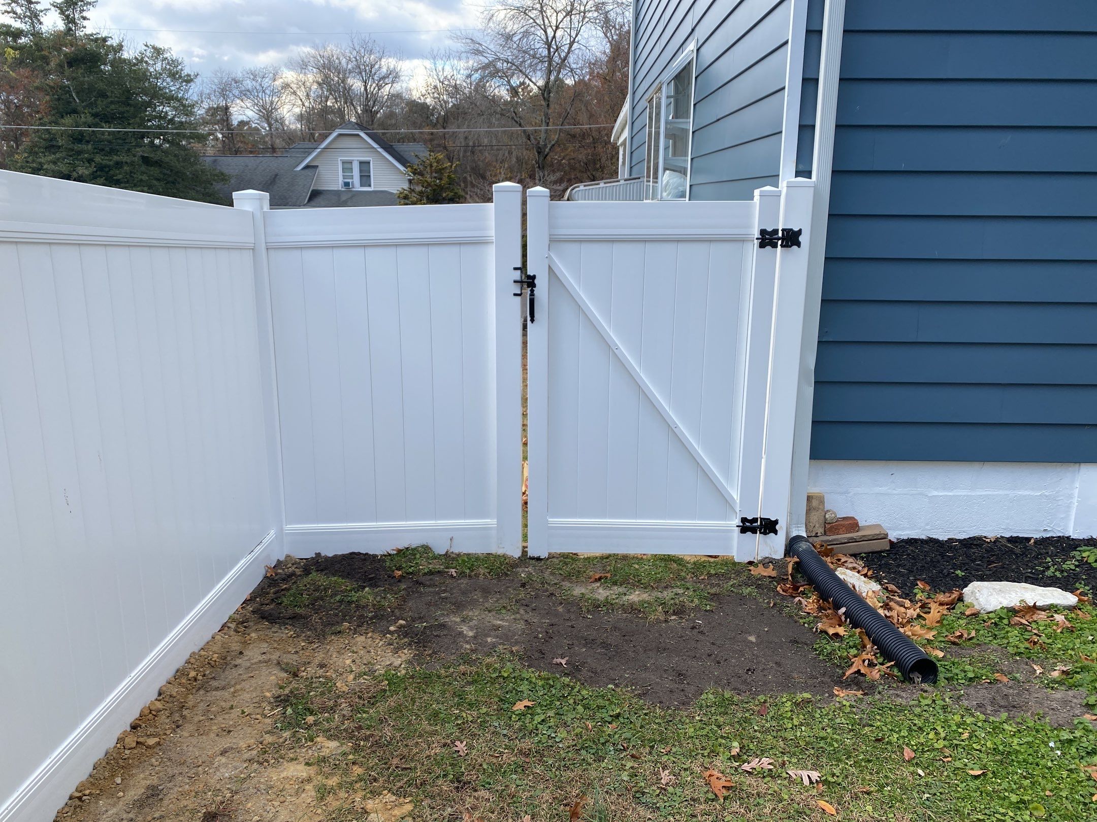 West-Deptford-New-Jersey-Vinyl-Fence-Installation