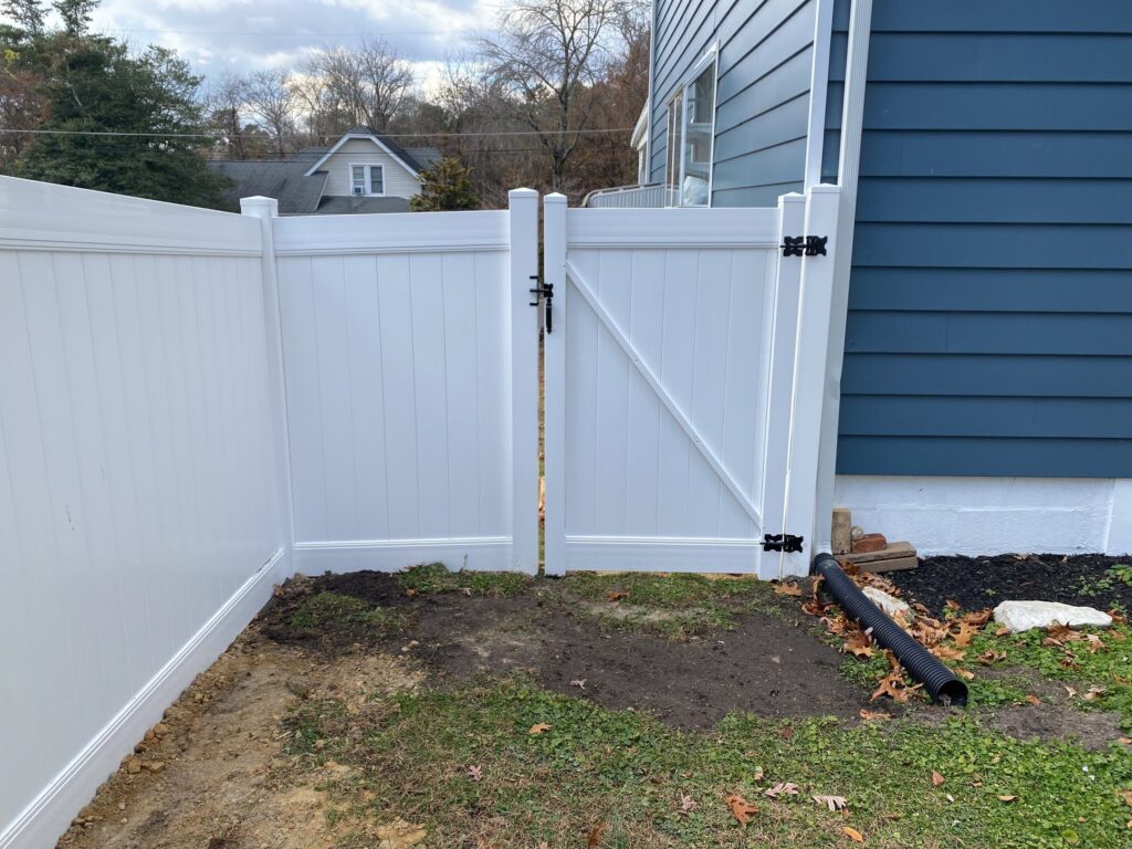 Burlington-County-New-Jersey-Vinyl-Fence-Installation